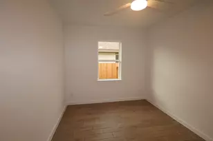 698 Daniels Lk Ln, Dayton, TX 77535 - Photo 7