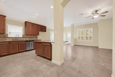 12818 Bridle Springs Lane, Houston, TX 77044 - Photo 9