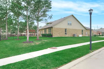 230 Connemara Drive, The Woodlands, TX 77382 - Photo 7