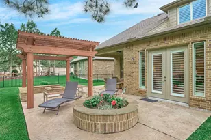 230 Connemara Dr, The Woodlands, TX 77382 - Photo 3