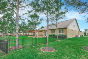 230 Connemara Dr, The Woodlands, TX 77382 - Photo 7