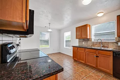 4403 Sprangletop Avenue, Baytown, TX 77521 - Photo 17