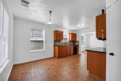 4403 Sprangletop Avenue, Baytown, TX 77521 - Photo 9