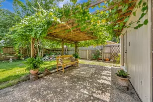 16410 Glenshannon Dr, Houston, TX 77059 - Photo 39