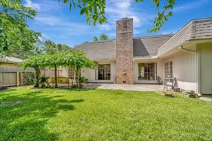 16410 Glenshannon Dr, Houston, TX 77059 - Photo 37