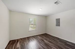 8210 Hanna St, Houston, TX 77028 - Photo 5