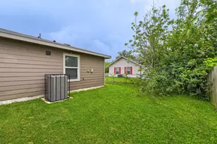 8210 Hanna St, Houston, TX 77028 - Photo 11