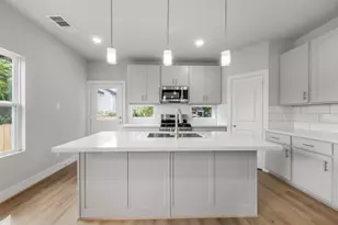 1222 E 33rd St, Houston, TX 77022 - Photo 7