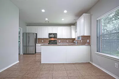 43 W Spindle Tree Circle, The Woodlands, TX 77382 - Photo 11