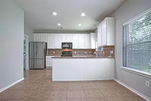 43 W Spindle Tree Cir, The Woodlands, TX 77382 - Photo 11