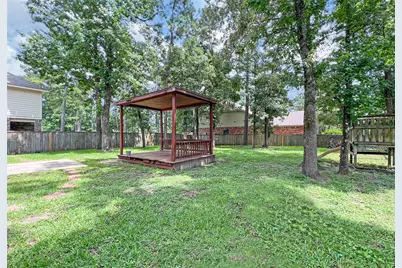 43 W Spindle Tree Circle, The Woodlands, TX 77382 - Photo 31