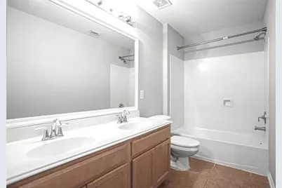 43 W Spindle Tree Circle, The Woodlands, TX 77382 - Photo 21
