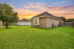1813 Sandy Lake Dr, Friendswood, TX 77546 - Photo 29