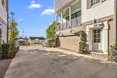 2234 Lou Ellen Lane #D, Houston, TX 77018 - Photo 5