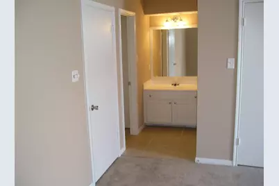 5810 Twisted Pine Court #B, Houston, TX 77039 - Photo 11