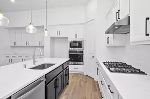 256 Sky Top Dr, Montgomery, TX 77316 - Photo 17