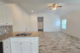 4410 Larkspur St, Houston, TX 77051 - Photo 5