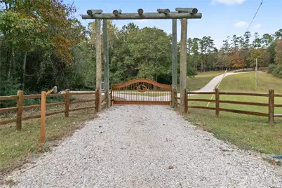 15606 Kristen Lane, Willis, TX 77378 - Photo 33