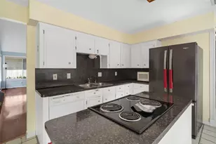 1719 Sullins Way, Houston, TX 77058 - Photo 9