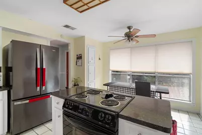 1719 Sullins Way, Houston, TX 77058 - Photo 11