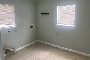 7813 Pruitt Dr, Galveston, TX 77554 - Photo 15