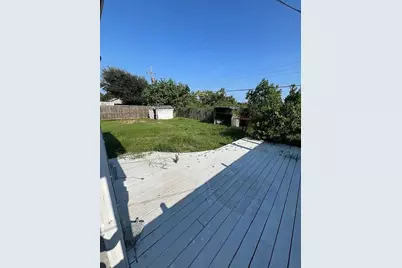 7813 Pruitt Drive, Galveston, TX 77554 - Photo 17