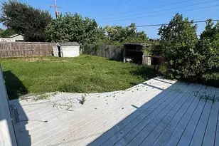 7813 Pruitt Dr, Galveston, TX 77554 - Photo 17