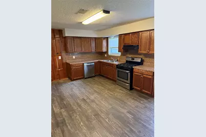 216 Schilling Street, Baytown, TX 77520 - Photo 11