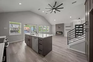 128 Clear Water Street W, Montgomery, TX 77356 - Photo 7