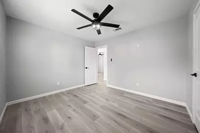 128 Clear Water Street W, Montgomery, TX 77356 - Photo 17