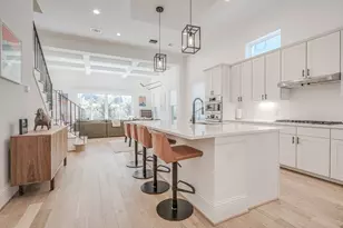 1543 Lawrence St, Houston, TX 77008 - Photo 3