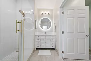 801 Wilkes St, Houston, TX 77009 - Photo 9