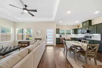 801 Wilkes Street, Houston, TX 77009 - Photo 5
