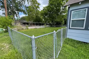 309 Ryan St, Angleton, TX 77515 - Photo 27