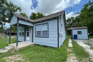 309 Ryan St, Angleton, TX 77515 - Photo 3