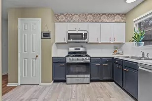 9210 Barton Ct, La Porte, TX 77571 - Photo 13