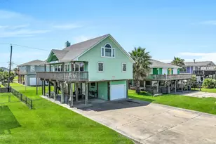 4018 Reeves Dr, Galveston, TX 77554 - Photo 1