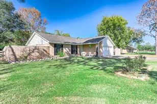 2057 County Rd 928B, Alvin, TX 77511 - Photo 5