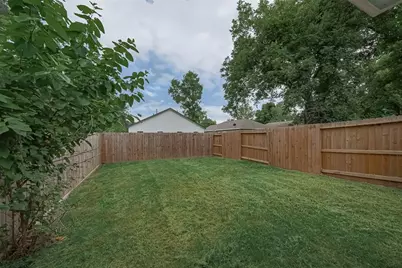 7926 Easter Street, Houston, TX 77088 - Photo 23