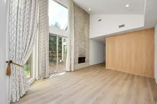 10743 Boardwalk St, Houston, TX 77042 - Photo 21