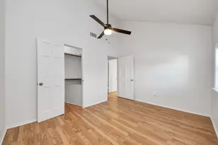 10743 Boardwalk St, Houston, TX 77042 - Photo 37