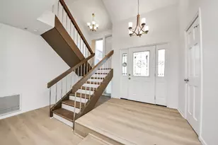 10743 Boardwalk St, Houston, TX 77042 - Photo 5