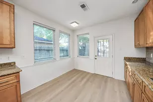 10743 Boardwalk St, Houston, TX 77042 - Photo 17