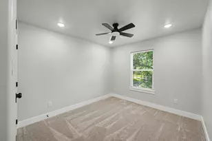 116 Sun City Ln, Conroe, TX 77304 - Photo 25