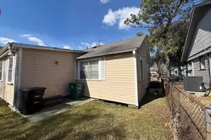 3714 Christie St, Houston, TX 77026 - Photo 11