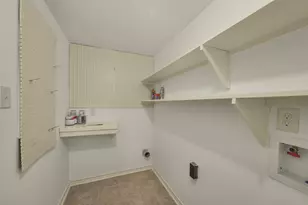 9662 Westview Dr, Houston, TX 77055 - Photo 17
