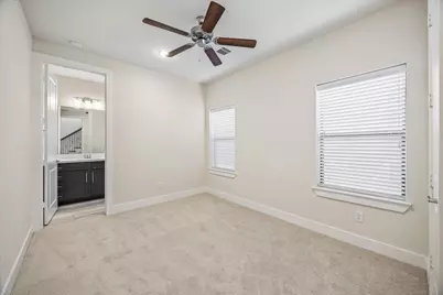 1029 Green Kensington Drive, Houston, TX 77008 - Photo 3