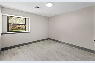 5522 Braesvalley Drive, Houston, TX 77096 - Photo 17
