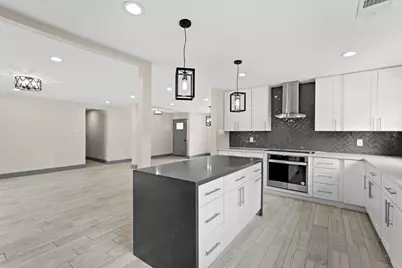 5522 Braesvalley Drive, Houston, TX 77096 - Photo 7