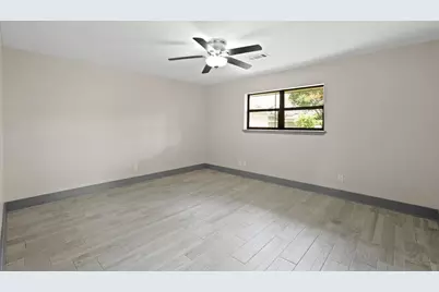 5522 Braesvalley Drive, Houston, TX 77096 - Photo 13